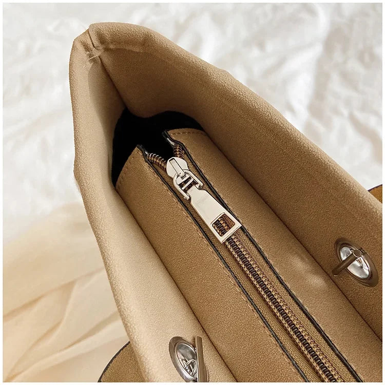 Fashion Make Up Designer Big Women's New Korean Fashion Casual Large Capacity Shoulder Crossbody Chain Tote Bag