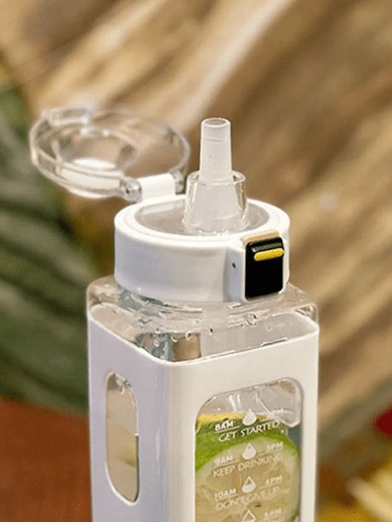 1 piece white 700ml Sports water bottle, Portable sippy cup. Suitable for outdoor, Sports, Cycling and carrying!