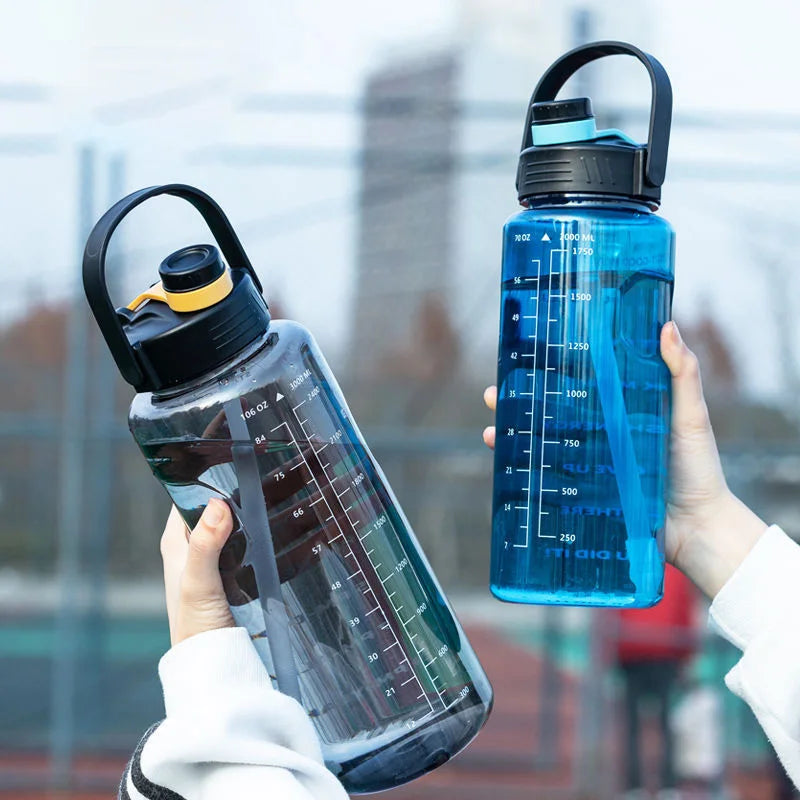 LUSQI 1.5L/2L/3L Sports Water Bottle Large Capacity Plastic Cup Leak-Proof with Straw and Time Marker for Home Outdoor Sports