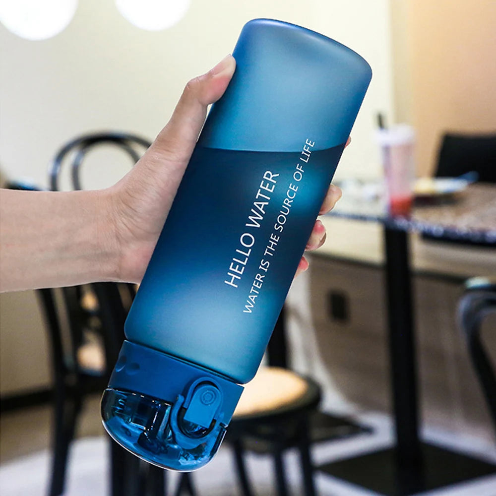 780ml Portable Plastic Drinking Bottle Leakproof Drinking Cup Sports Water Bottle for Boys and Girls