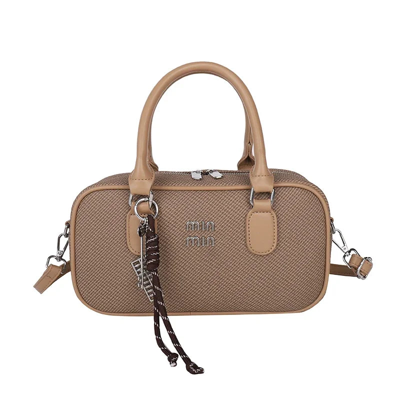Practical Messenger Bag Ladies Handbag In Durable Leather - Fashionable Tote Bag By Luxury Designer Classic