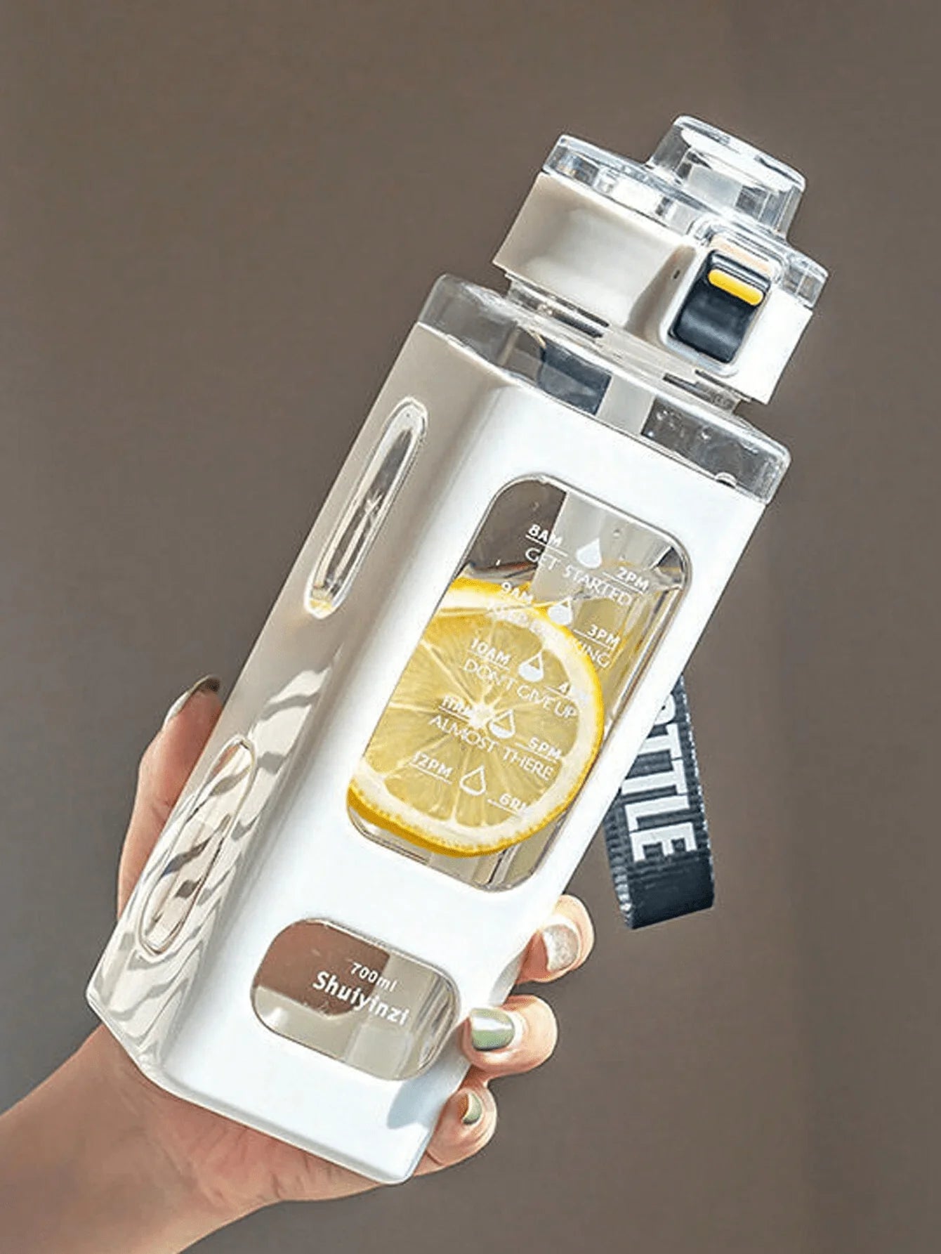 1 piece white 700ml Sports water bottle, Portable sippy cup. Suitable for outdoor, Sports, Cycling and carrying!