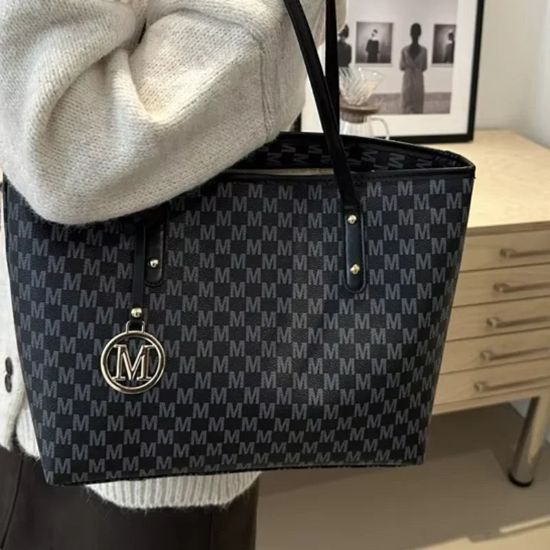Letter Print Fashion Shoulder Bag Versatile Large Capacity Handbag Luxury Brand Bag Clutch Bag Retro Trend Commuter Tote Bag