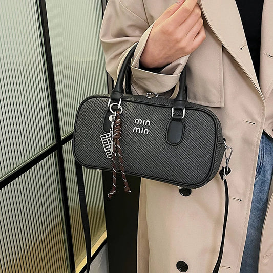 Practical Messenger Bag Ladies Handbag In Durable Leather - Fashionable Tote Bag By Luxury Designer Classic
