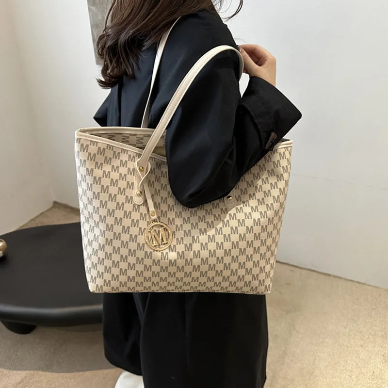 Letter Print Fashion Shoulder Bag Versatile Large Capacity Handbag Luxury Brand Bag Clutch Bag Retro Trend Commuter Tote Bag
