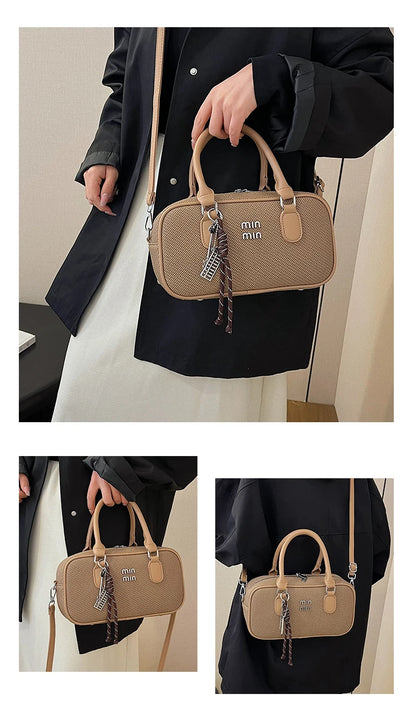 Practical Messenger Bag Ladies Handbag In Durable Leather - Fashionable Tote Bag By Luxury Designer Classic