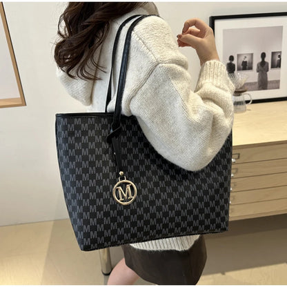 Letter Print Fashion Shoulder Bag Versatile Large Capacity Handbag Luxury Brand Bag Clutch Bag Retro Trend Commuter Tote Bag
