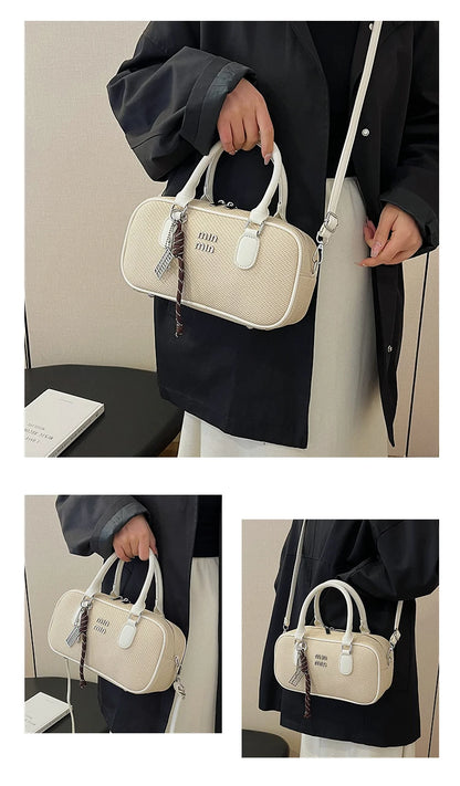 Practical Messenger Bag Ladies Handbag In Durable Leather - Fashionable Tote Bag By Luxury Designer Classic