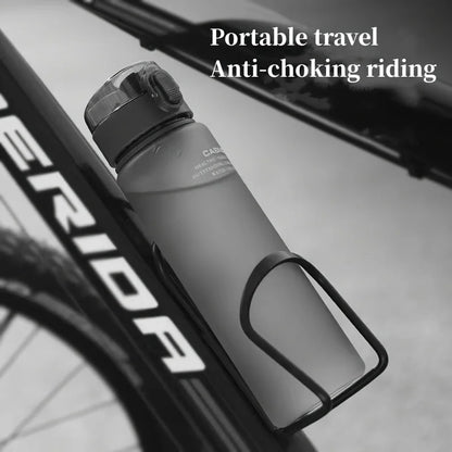 Durable water bottle with bounce cover, suitable for outdoor sports-very suitable for cycling, camping and running